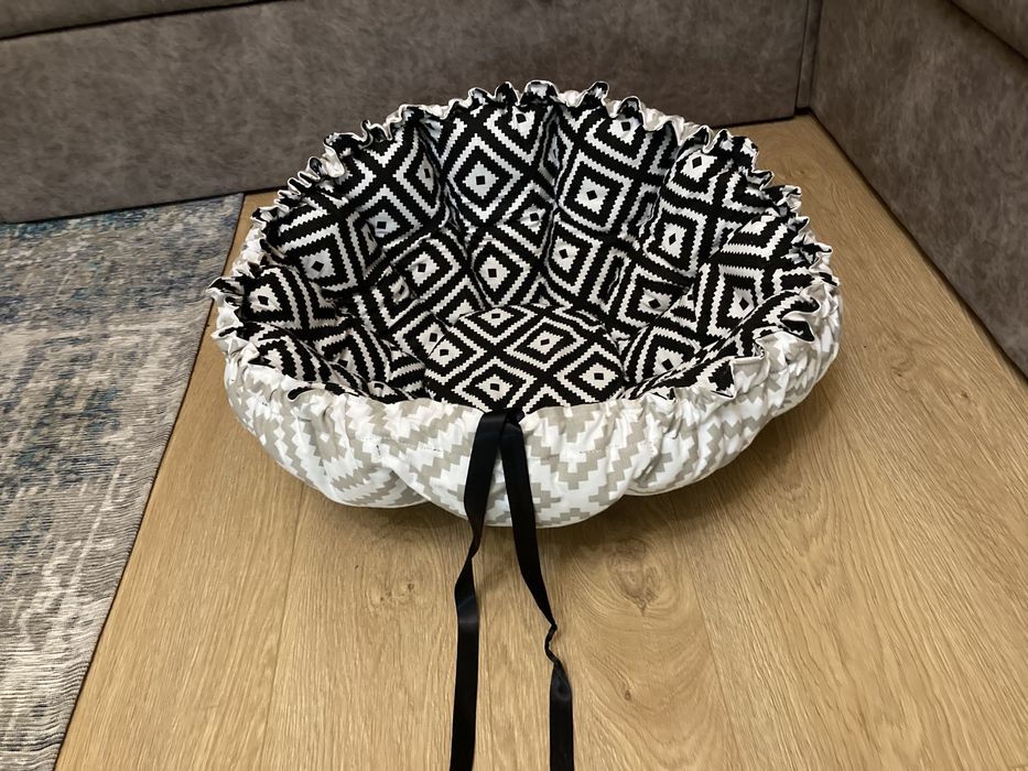 Лежак для домашніх тварин