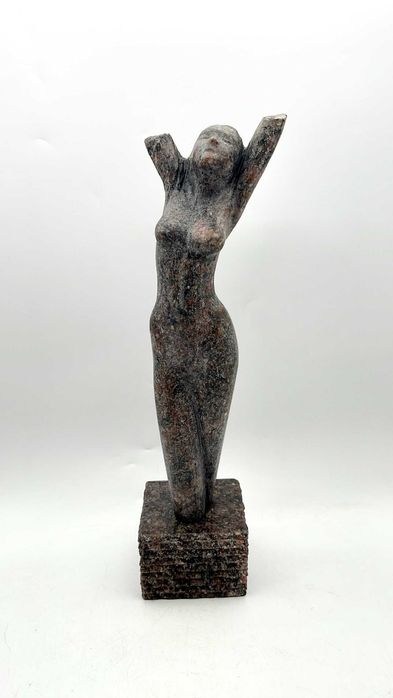 Escultura de Nu Feminino