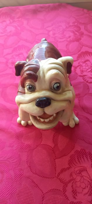 Продам фигурку бульдог