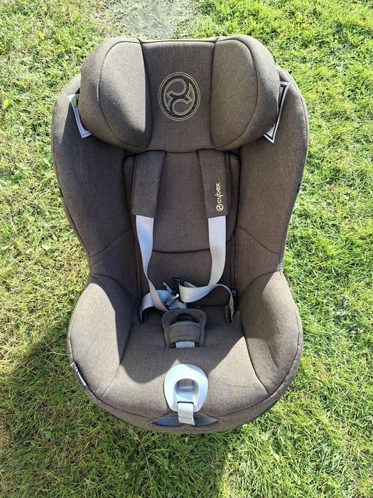 Fotelik Cybex Platinum Sirona T i-size  z bazą obrotową