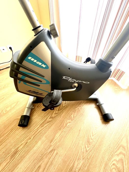 Bicicleta estática com 12 programas