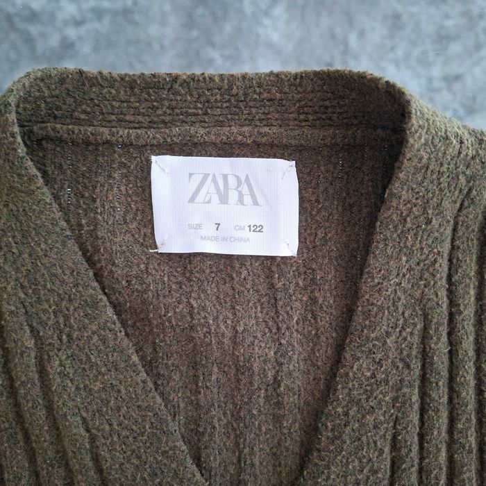 Casaco de malha Zara para menina. Tam. 7 anos