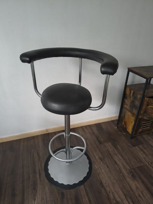 Hoker kuchenny, barowy