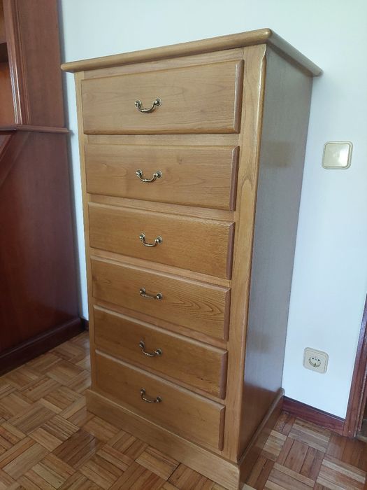 Aparador com 6 gavetas