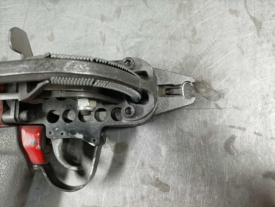 Grampeadora Automática para Redes com +/- 10.000 Grampos