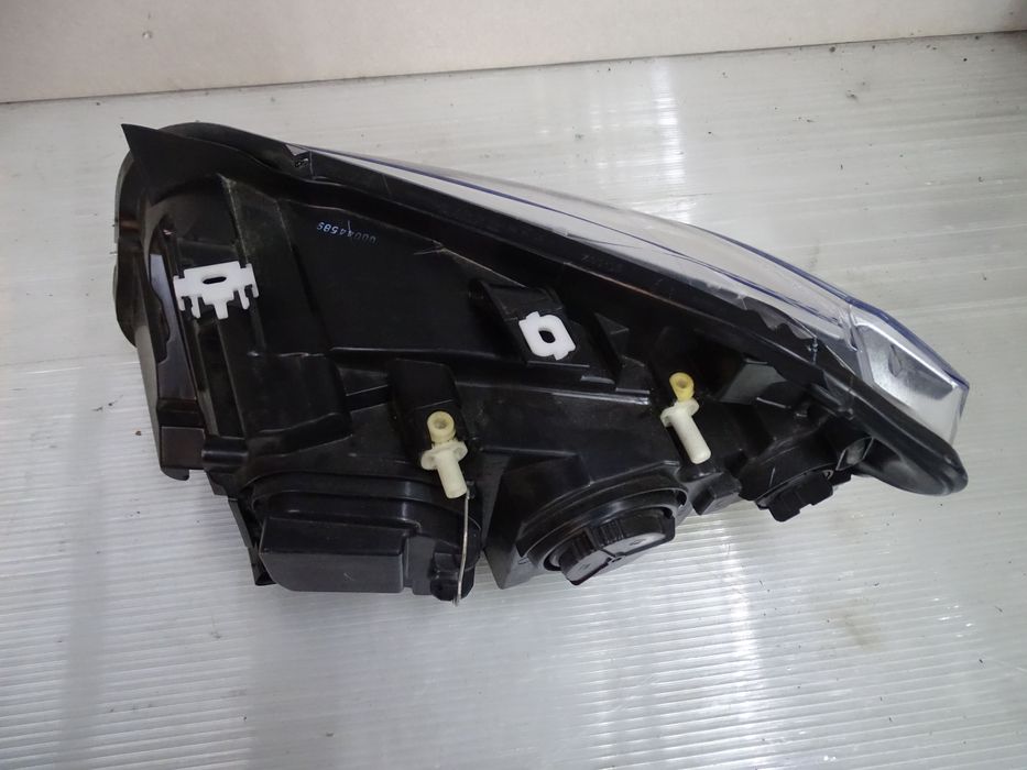 BMW X3 E84 Lampa lewy przód Europa