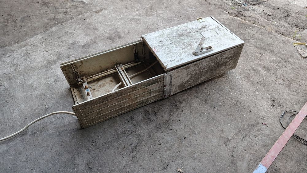Skrzynka elektryczna budowlana