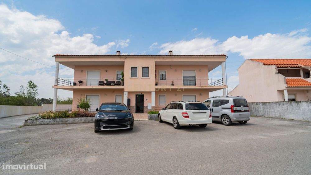 Apartamento T2 com Excelente Exposição Solar e Varanda com Churrasquei — Pataias E Martingança, Leiria