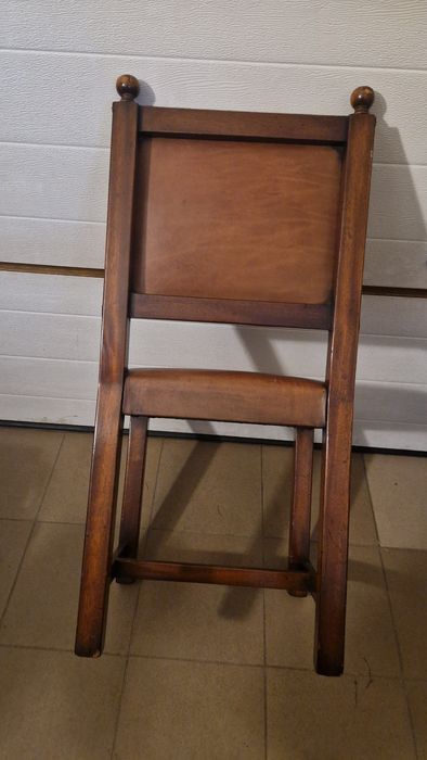 Krzesło drewniane obite skórą ładny stan