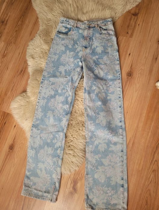 Jeansy wide leg w kwiaty