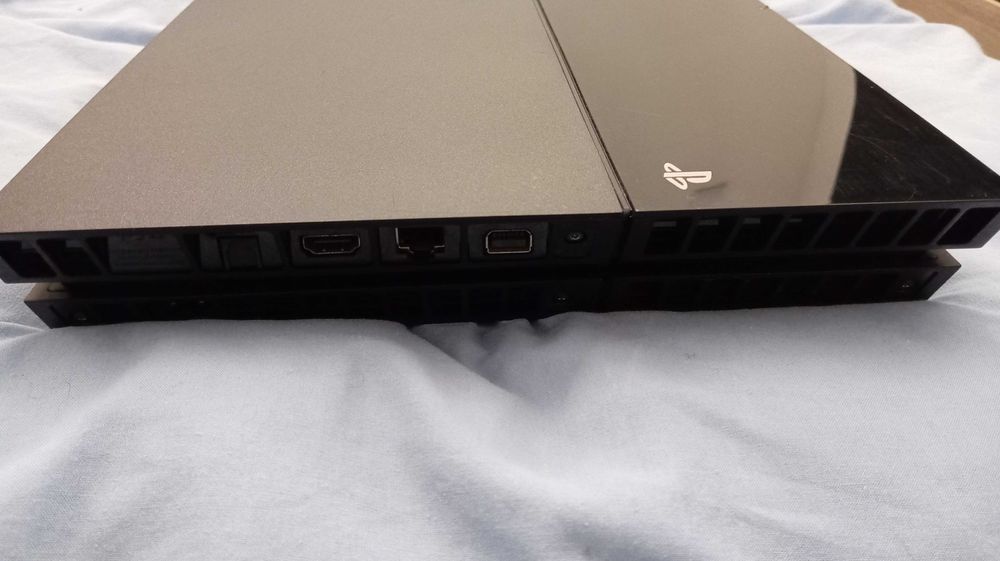 Playstation 4 - 500GB