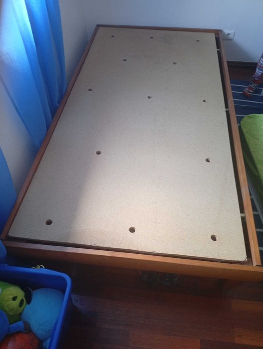 2 camas de solteiro madeira maciça