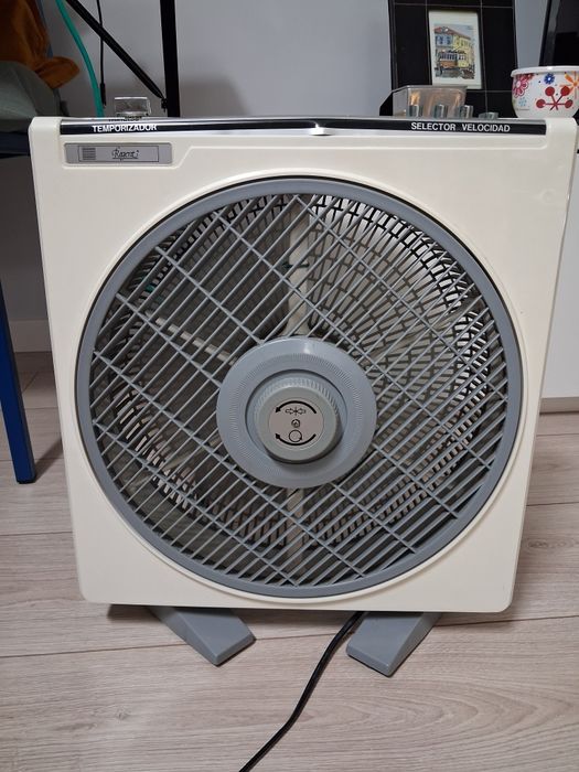 Ventoinha com várias velocidades e temporizador.