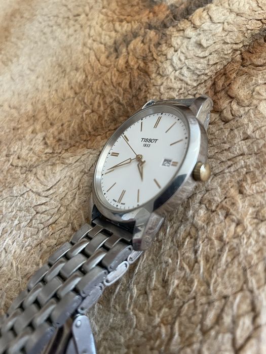 Часы Tissot в гарном стані