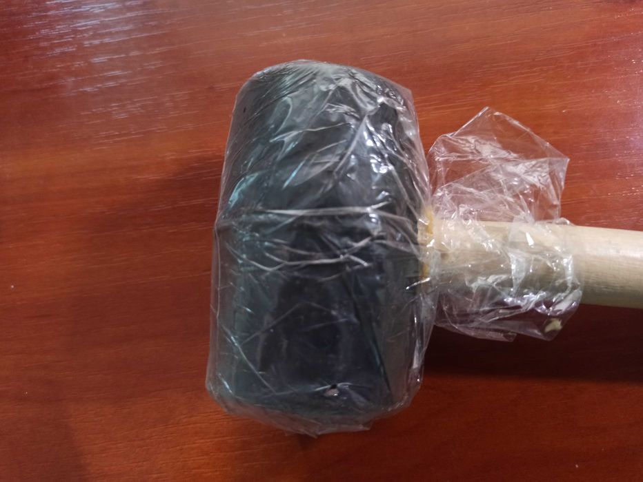 Продам Киянка резиновая с деревянной ручкой