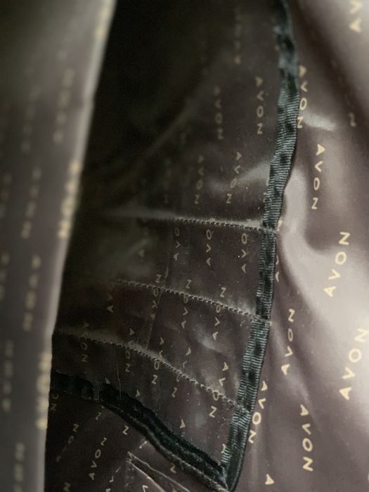 Bolsa documentos ou portátil. com divis e uma  com fecho; marca Avon