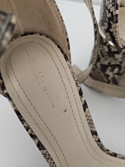 Sapatos de salto da Bershka