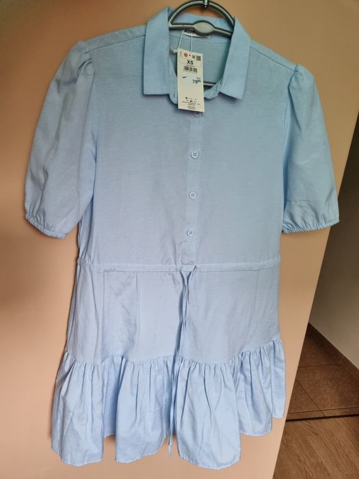 Sukienka z kołnierzykiem Cropp XS.