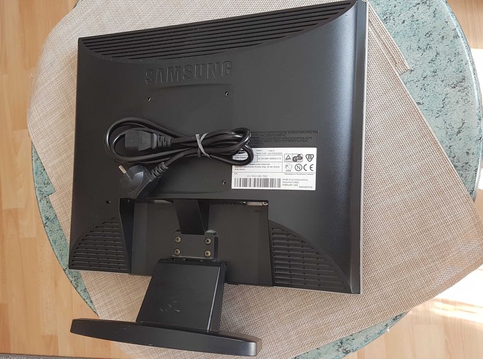Monitor LCD Samsung SyncMaster 710V  +PREMIA