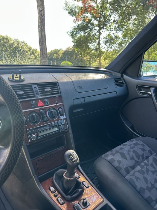Mercedes-Benz c200