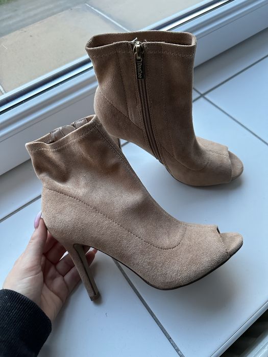Botki na szpilce jesienne high heels beżowe rozmiar 36 Deezee nowe