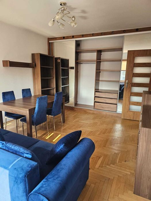 Właściciel  sprzeda jednopokojowe 36m2 ul. Kijowska -swietna lokalizacja,blisko AGH, UKEN, inne