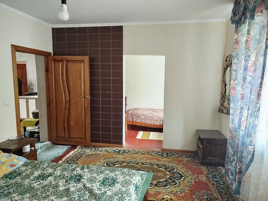 Цегляний будинок с. Різня, доглянутий, чистий, гарне місце, поряд ліс