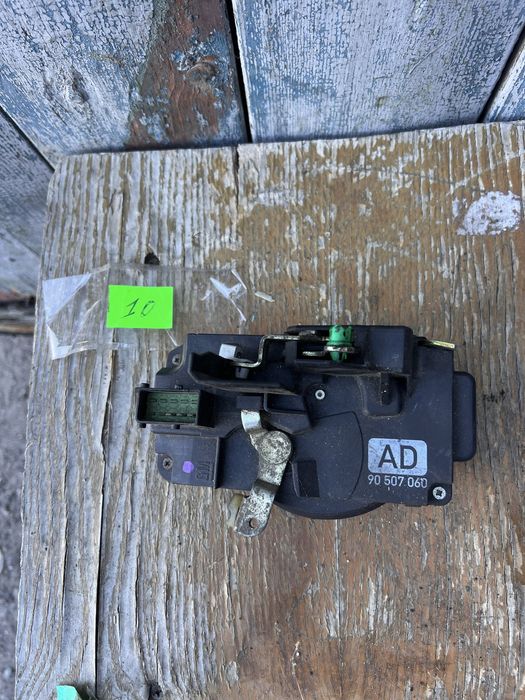 Замок передний правый Opel Vectra B опель вектра б