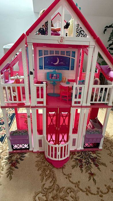 Domek dla lalek barbie