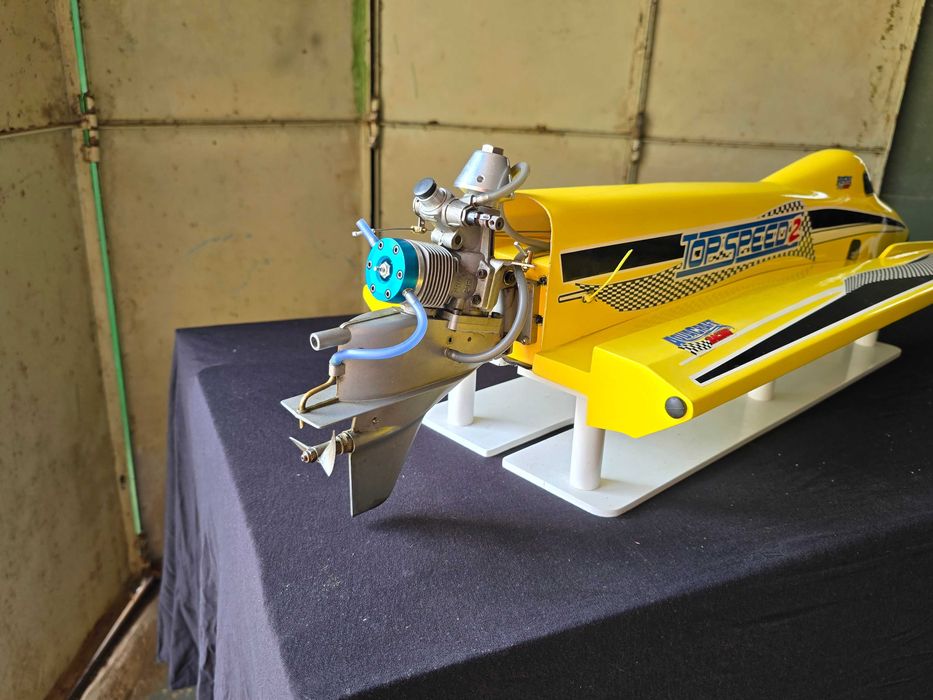 Barco rc nitro f1 aquacraft