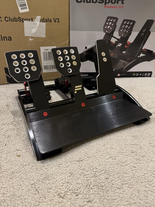 У наявності! Fanatec V3 Pedals (PC/PS/Xbox)