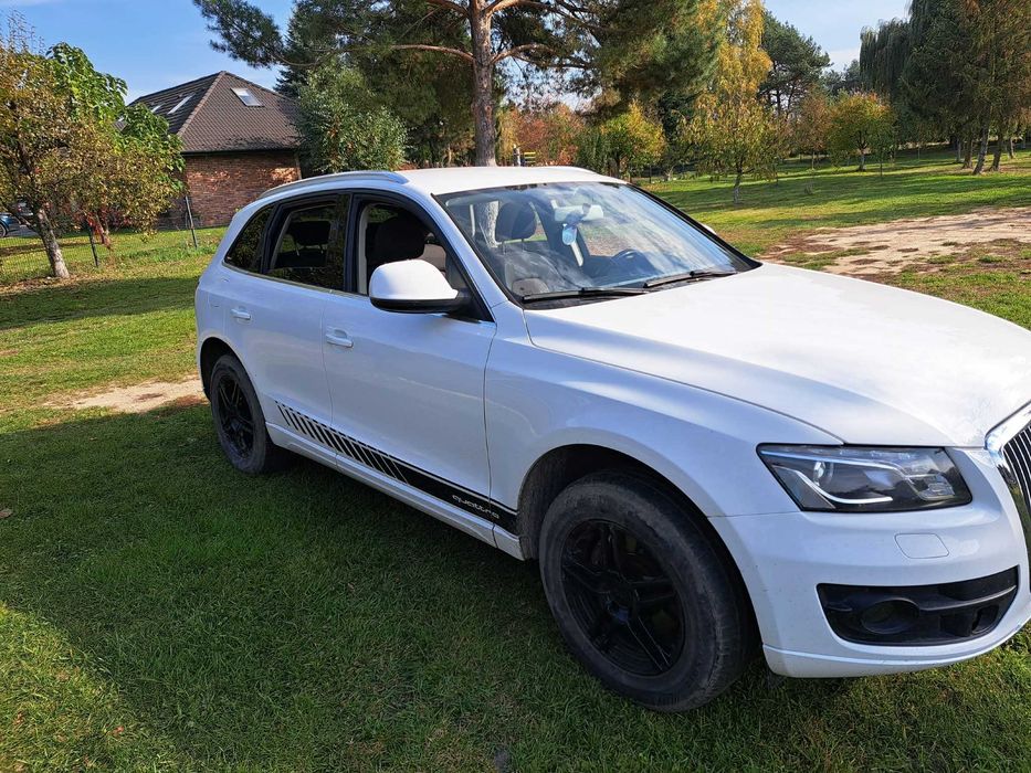 samochód osobowy Audi Q5 biały