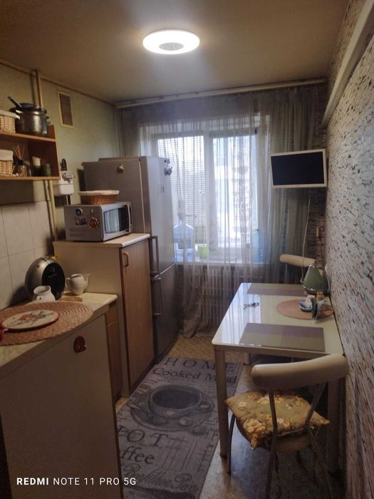 Продам  уютную  2-х квартиру, на Терещенковской,27. Отличная локация.