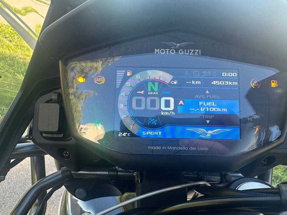 Мотоцикл Moto Guzzi V85TT 2023 рік 4500 км