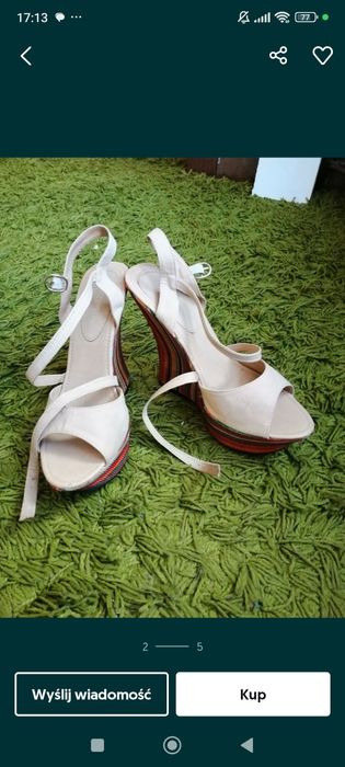 Buty beżowe na koturnie