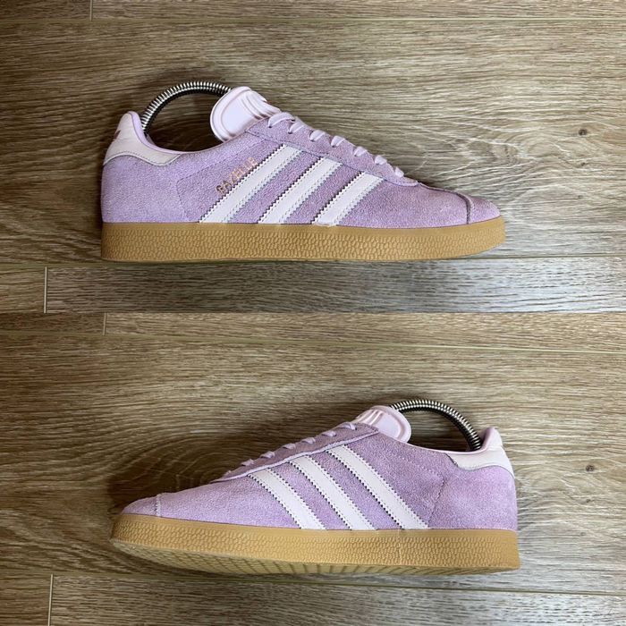 Продам БОМБЕЗНІ жіночі кросівки Adidas Gazelle Originals