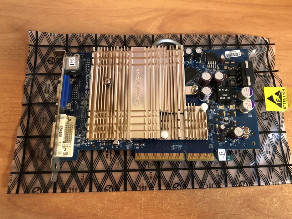 Karta Graficzna Gigabyte Geforce 6600 gt 256 mb