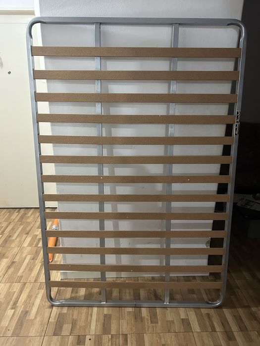 Estrado de cama.