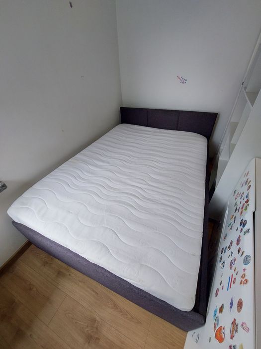 Łóżko 145x200 kontynentalne tapicerowane z materacem