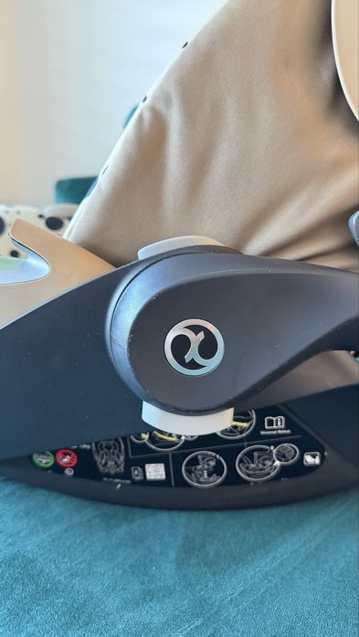 Автокрісло Cybex Platinum Cloud T i-Size - колекція Karolina Kurkova