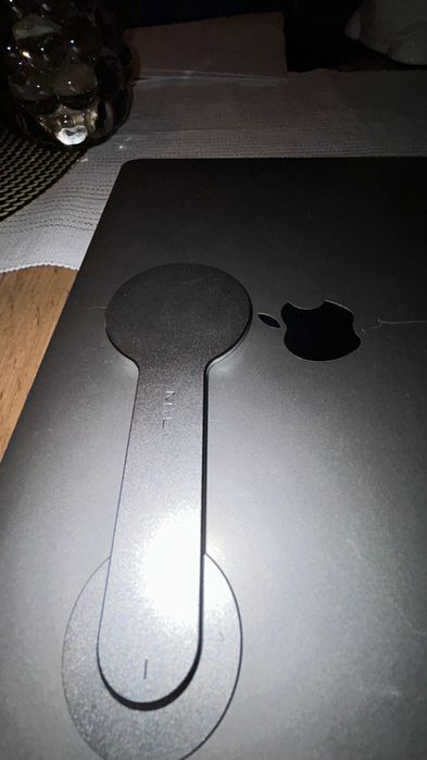 Apple macbook pro 13 i5 16 256 ssd 4 th touchbar nowa bateria 38cykli