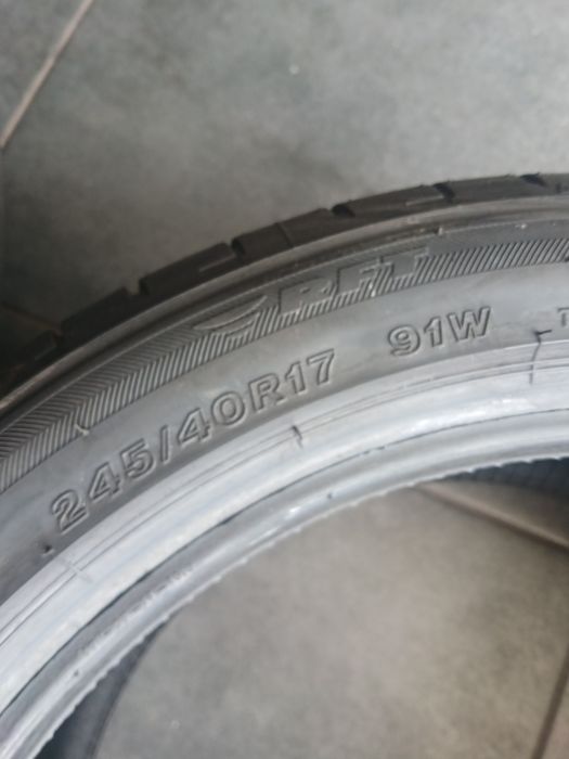 2 pneus 245 40 r17 Rft Bridgestone