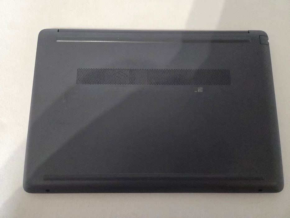 Laptop HP 255 G8