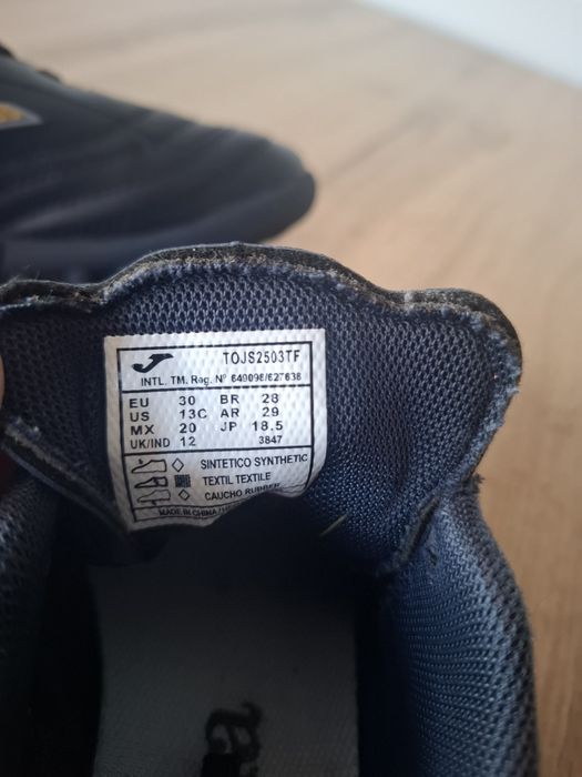 Sprzedam buty pilkarskie Joma.