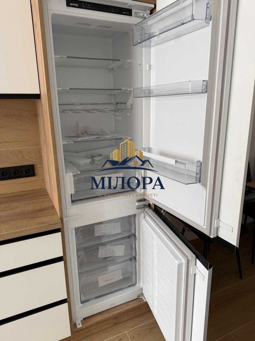 Продаж / Квартира / Вакарова, Поляна