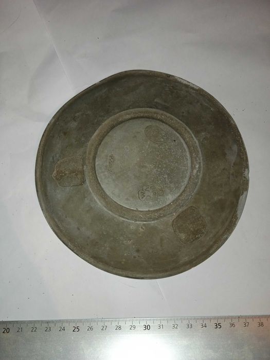 Prato em estanho Mercedes-Benz