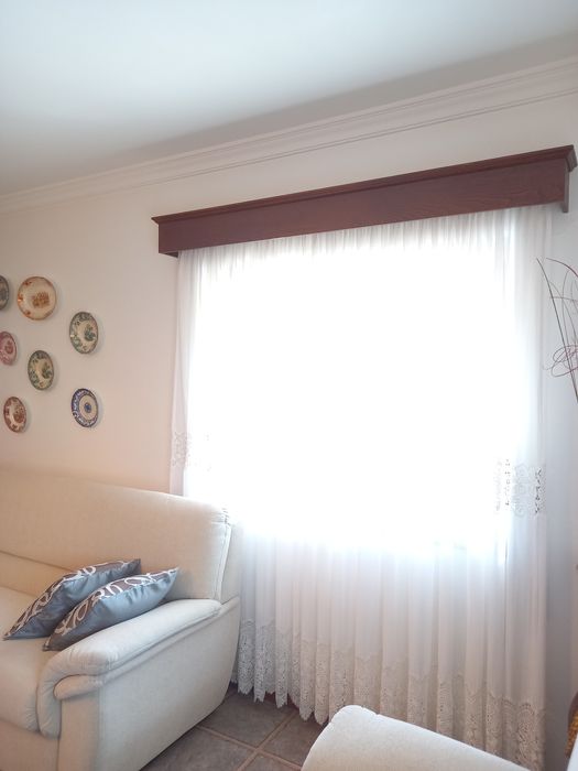 Sanefas (portas ou janelas) em madeira de castanho (total 8)