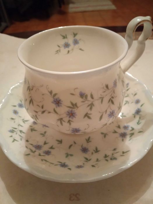 Chávena decorativa em louça inglesa