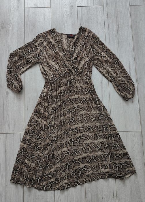 Sukienka w panterkę