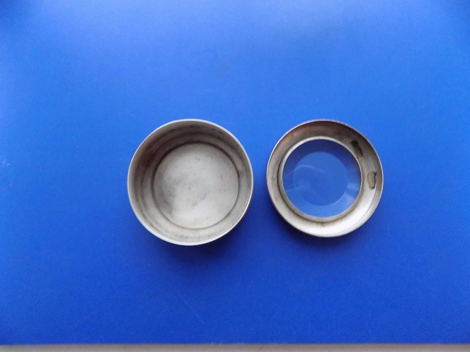 Старинная пудреница или таблетница посеребренная